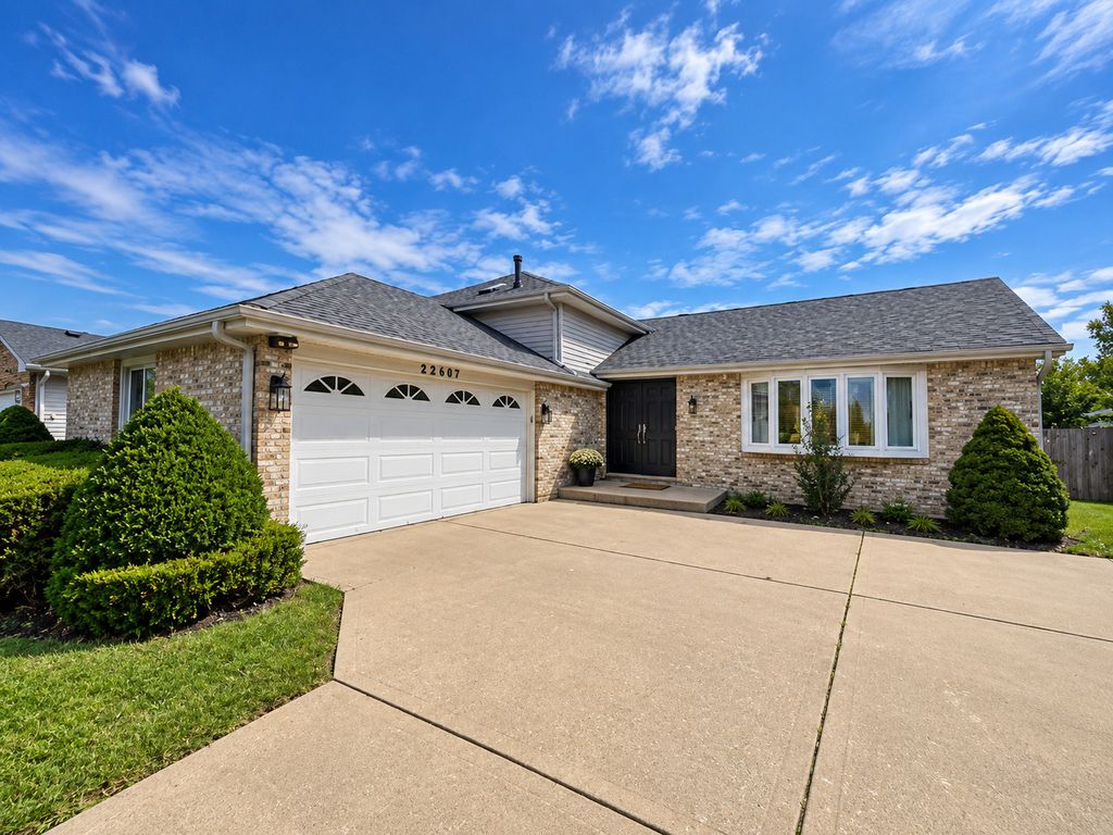 22507 Latonia Lane, Richton Park, IL 60471
