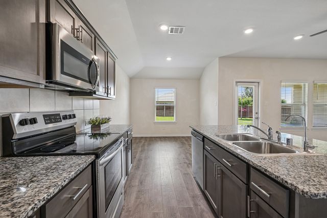 904 Alton Drive, Aubrey, TX 76227
