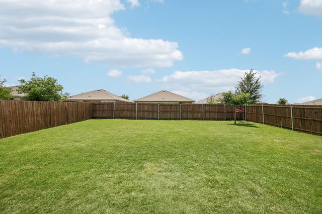904 Alton Drive, Aubrey, TX 76227
