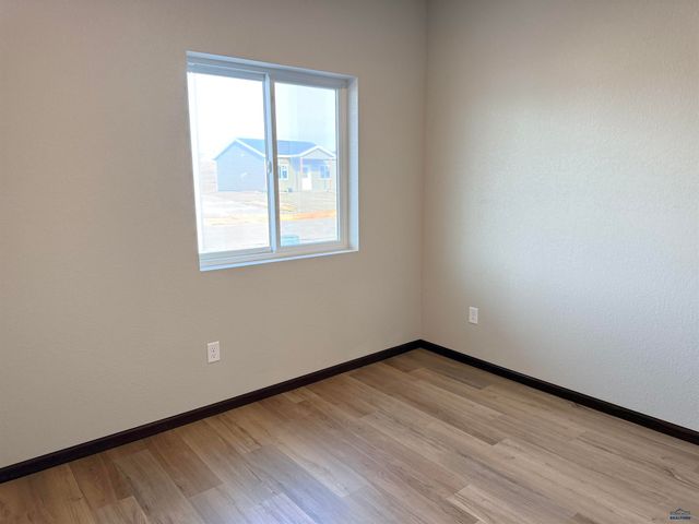5603 CRYSTALLINE HILLS DR, Rapid City, SD 57703
