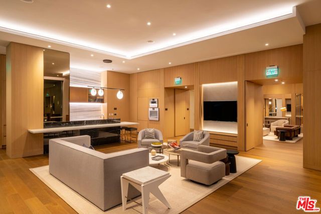 1000 W 8th Street 2910, Los Angeles, CA 90017