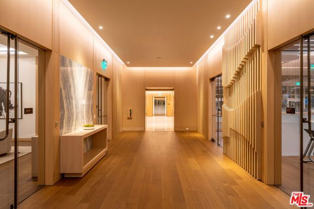 1000 W 8th Street 2910, Los Angeles, CA 90017