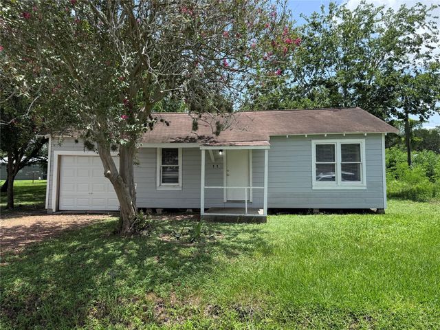 1314 Ella Street, El Campo, TX 77437