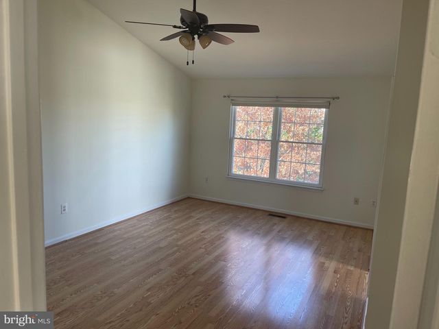 13256 COPPERMILL DR, Herndon, VA 20171