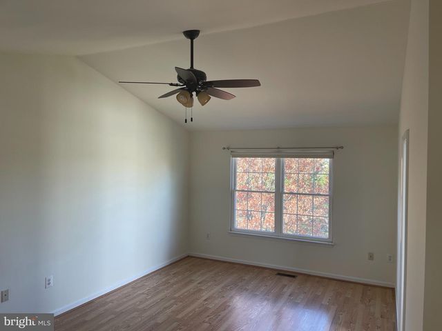 13256 COPPERMILL DR, Herndon, VA 20171