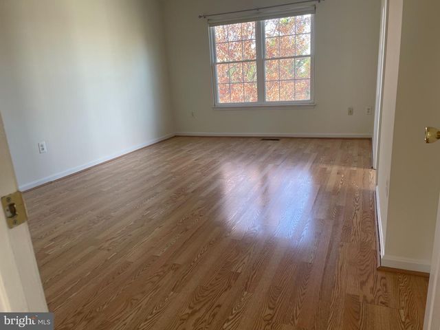 13256 COPPERMILL DR, Herndon, VA 20171