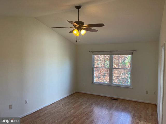 13256 COPPERMILL DR, Herndon, VA 20171