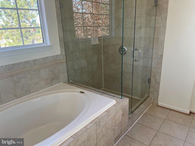 13256 COPPERMILL DR, Herndon, VA 20171