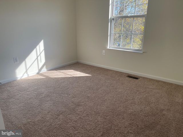 13256 COPPERMILL DR, Herndon, VA 20171