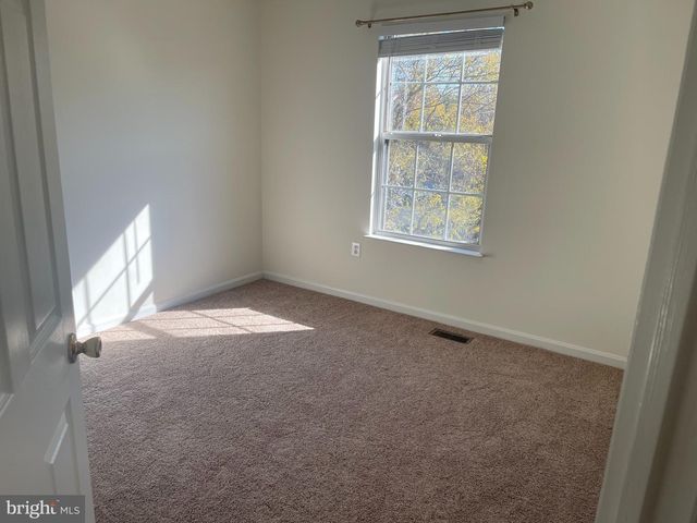 13256 COPPERMILL DR, Herndon, VA 20171