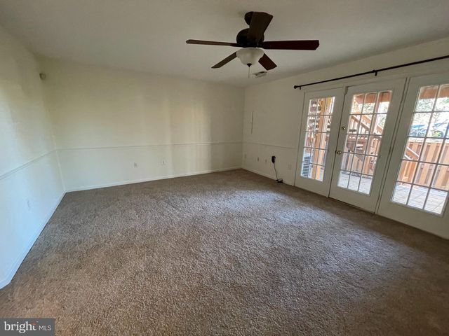 13256 COPPERMILL DR, Herndon, VA 20171