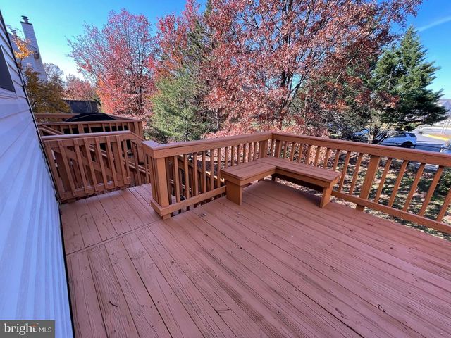 13256 COPPERMILL DR, Herndon, VA 20171