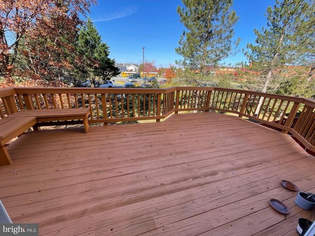 13256 COPPERMILL DR, Herndon, VA 20171