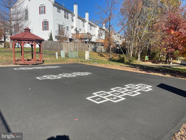 13256 COPPERMILL DR, Herndon, VA 20171