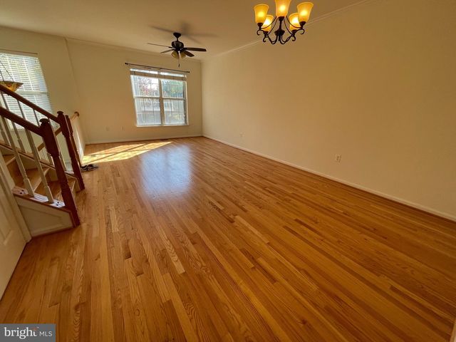 13256 COPPERMILL DR, Herndon, VA 20171