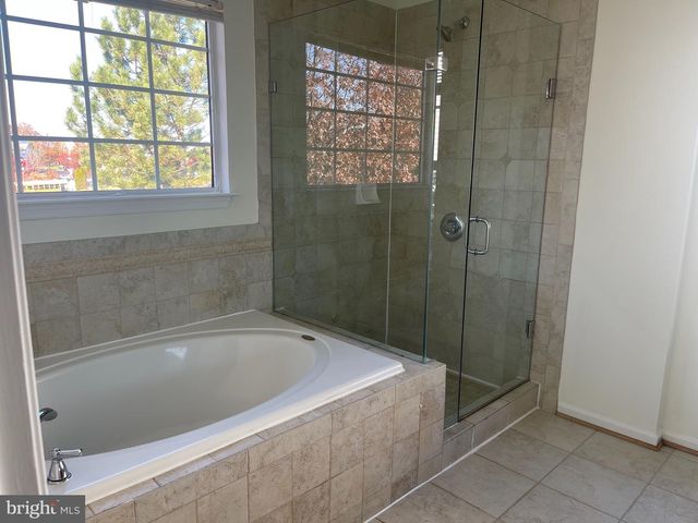 13256 COPPERMILL DR, Herndon, VA 20171