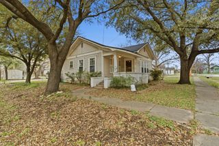400 N Pecan Street, Hico, TX 76457
