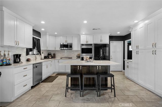 1364 Pinedale Avenue, Bloomington, CA 92316
