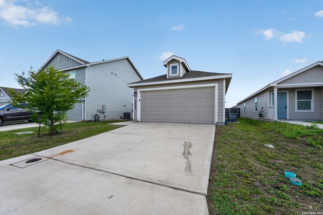 5933 Antonio Pl, Seguin, TX 78155