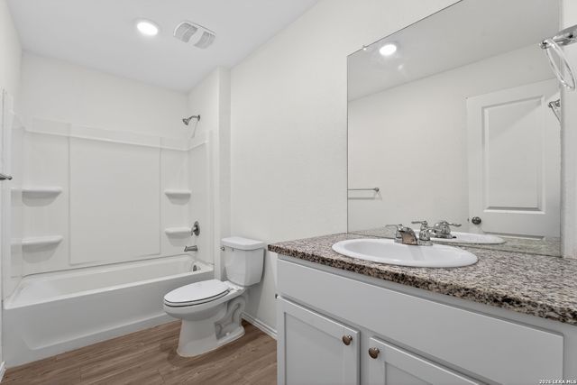 5933 Antonio Pl, Seguin, TX 78155