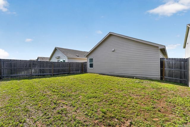 5933 Antonio Pl, Seguin, TX 78155