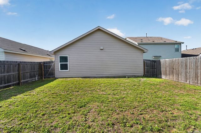 5933 Antonio Pl, Seguin, TX 78155