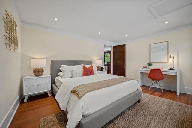 1301 Bryant Street, Palo Alto, CA 94301
