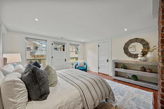 1301 Bryant Street, Palo Alto, CA 94301