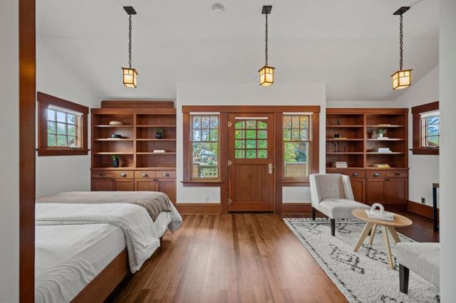 1301 Bryant Street, Palo Alto, CA 94301