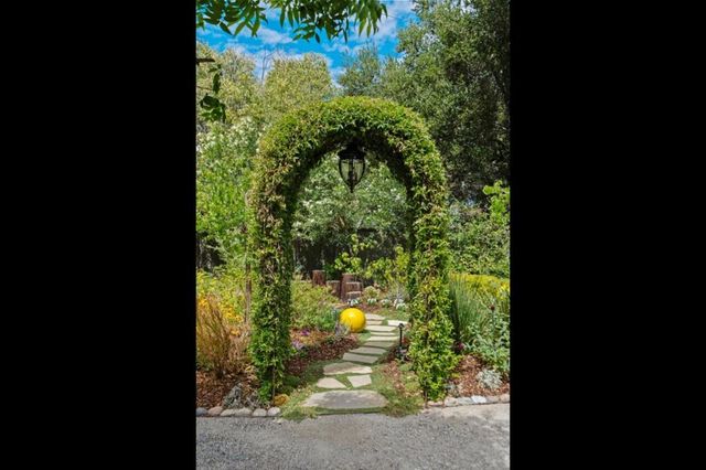 1301 Bryant Street, Palo Alto, CA 94301