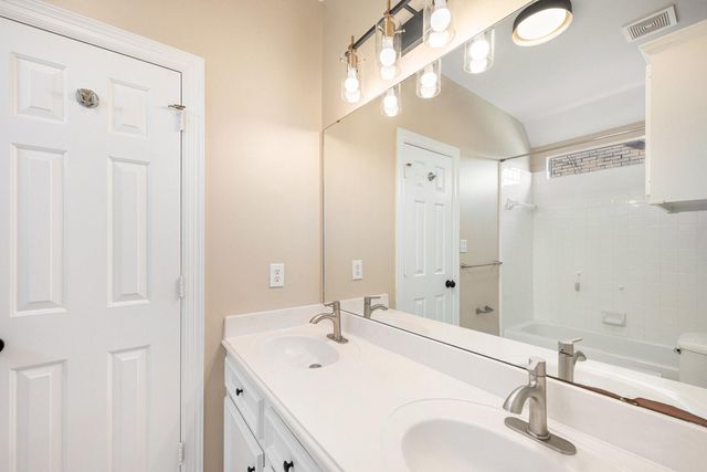 3919 Southwestern Street, West University Place, TX 77005