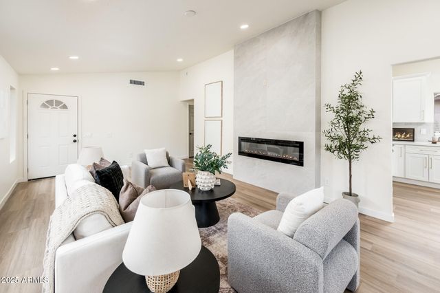 1038 N ALVARO Street, Mesa, AZ 85205