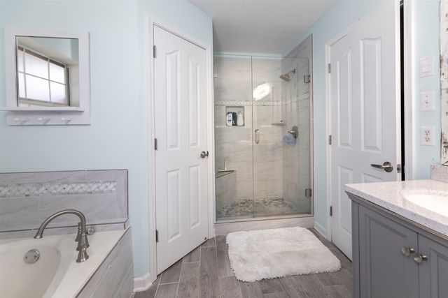 6776 RANER CREEK DR, Bartlett, TN 38002