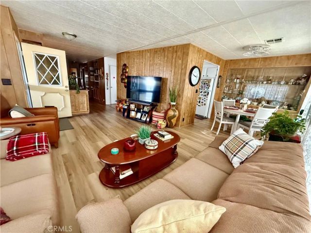 15181 Van Buren, Riverside, CA 92504