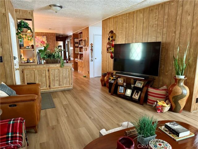 15181 Van Buren, Riverside, CA 92504