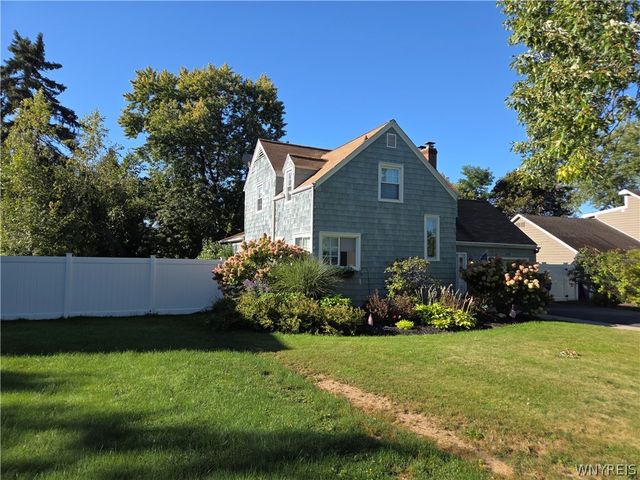 516 Meadowbrook Drive, Lewiston, NY 14092