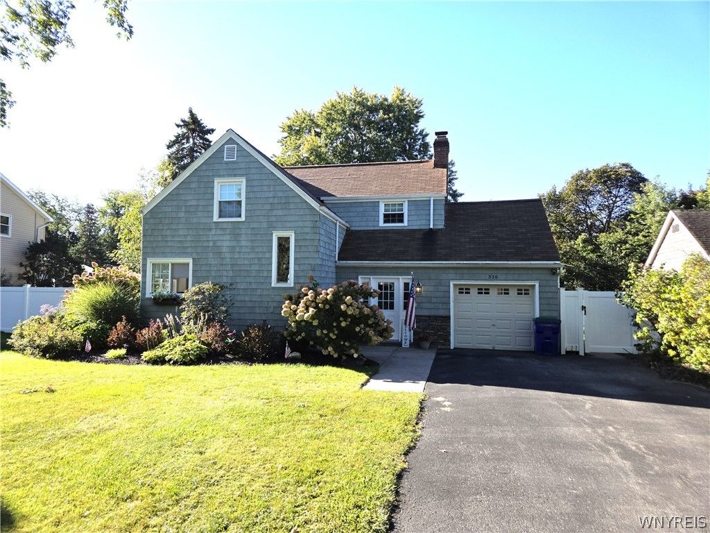 516 Meadowbrook Drive, Lewiston, NY 14092