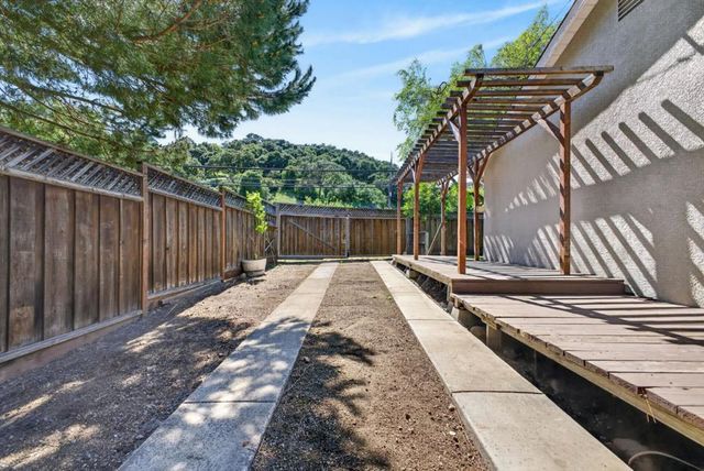 20450 Almaden Road, San Jose, CA 95120