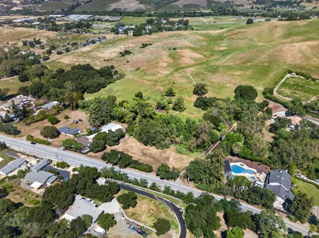 20450 Almaden Road, San Jose, CA 95120