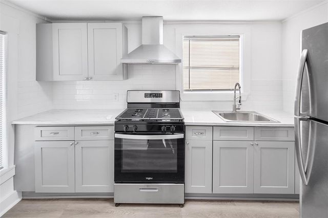 1911 Benson Street 2, Houston, TX 77020