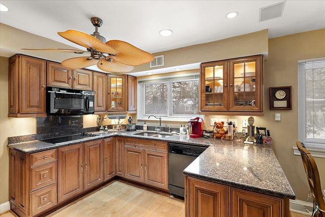 18971 El Dorado Place, Lathrup Village, MI 48076