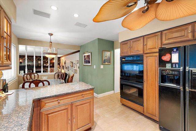 18971 El Dorado Place, Lathrup Village, MI 48076