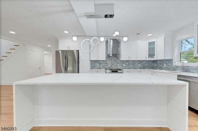 39 Woodcrest Rd, Parsippany-troy Hills Twp., NJ 07005