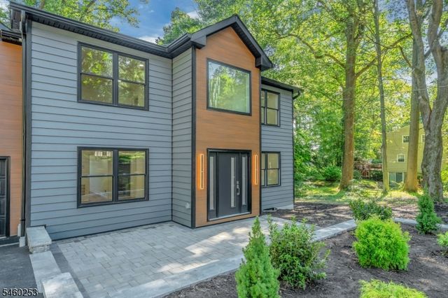 39 Woodcrest Rd, Parsippany-troy Hills Twp., NJ 07005