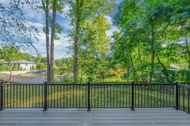 39 Woodcrest Rd, Parsippany-troy Hills Twp., NJ 07005