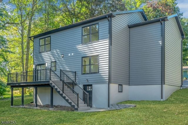 39 Woodcrest Rd, Parsippany-troy Hills Twp., NJ 07005