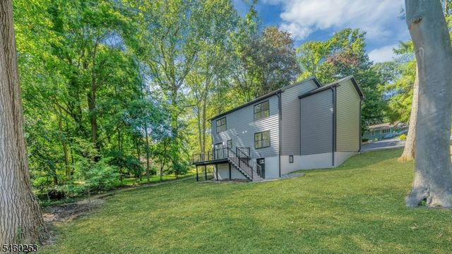 39 Woodcrest Rd, Parsippany-troy Hills Twp., NJ 07005