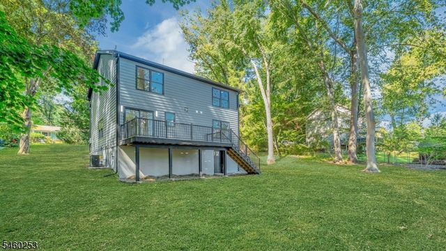 39 Woodcrest Rd, Parsippany-troy Hills Twp., NJ 07005