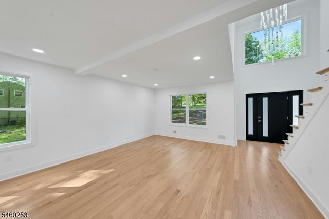 39 Woodcrest Rd, Parsippany-troy Hills Twp., NJ 07005