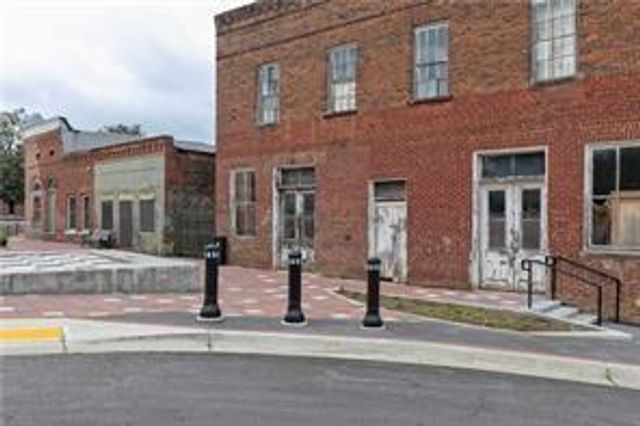 321 Cavalier SE Lane, Acworth, GA 30102